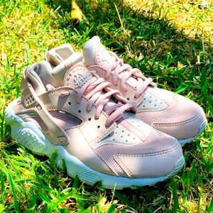 Nike Air Huraches Particle Beige/Rose gold